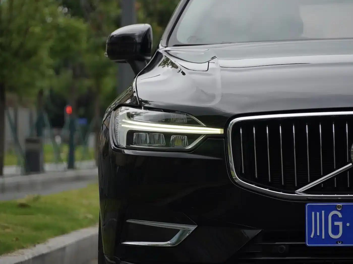 2020 Volvo XC60 T5 AWD Inscription Luxury Edition — миниатюра 4