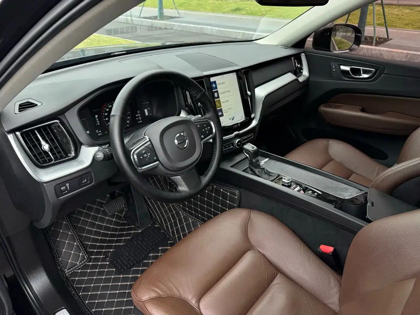 2020 Volvo XC60 T5 AWD Inscription Luxury Edition — миниатюра 6