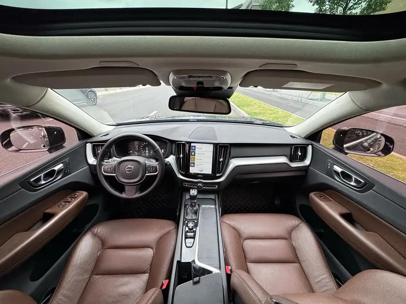2020 Volvo XC60 T5 AWD Inscription Luxury Edition — миниатюра 8