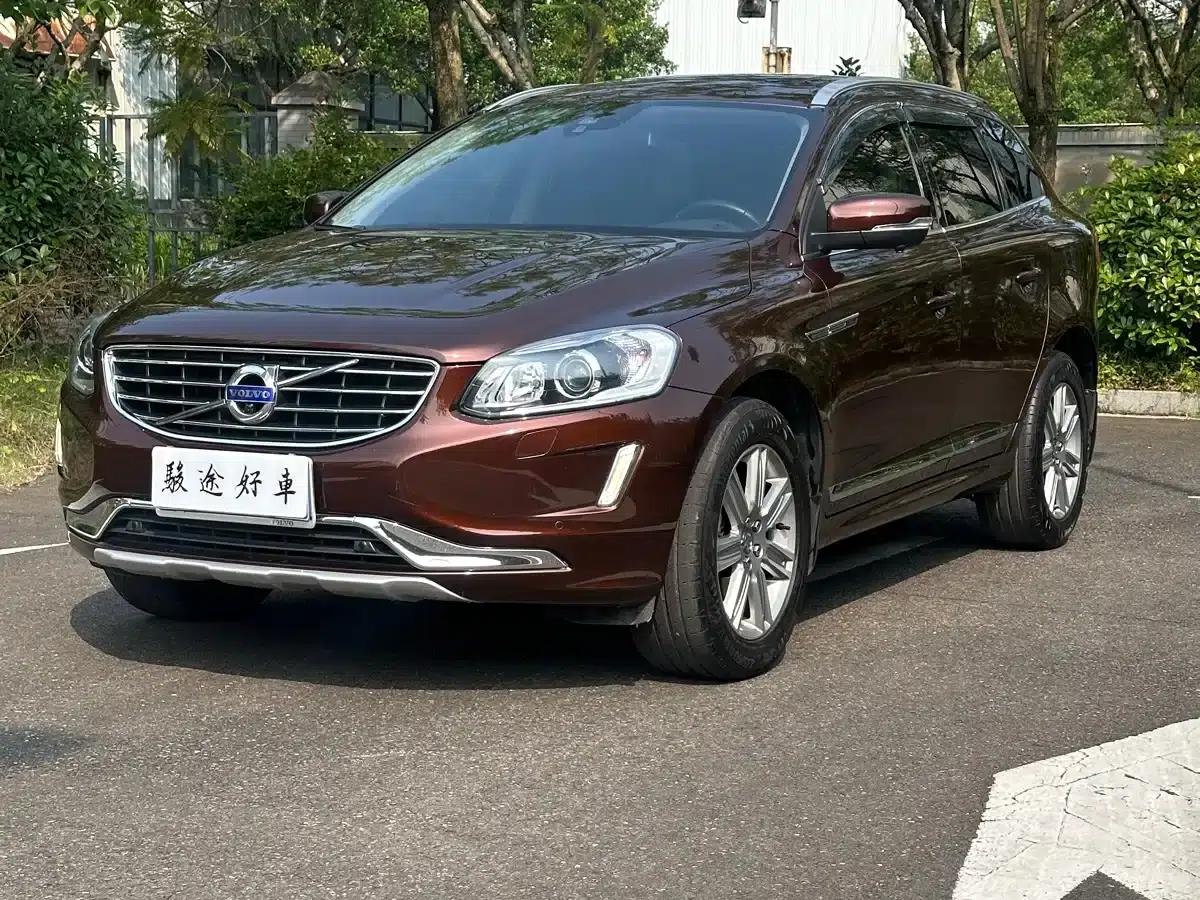 2016 Volvo XC60 T5 Smart Edition — миниатюра 1