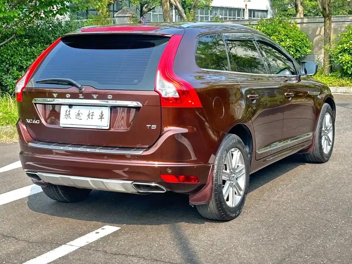 2016 Volvo XC60 T5 Smart Edition — миниатюра 5