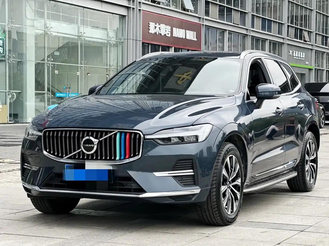2023 Volvo XC60 B5 AWD Inscription Luxury Edition — миниатюра 1