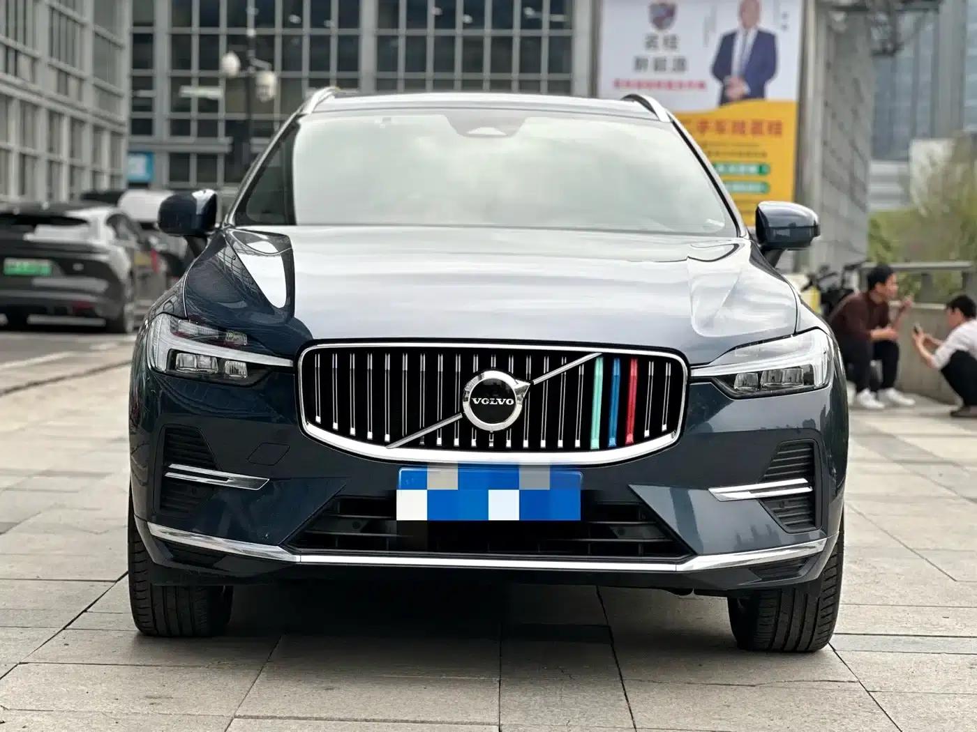 2023 Volvo XC60 B5 AWD Inscription Luxury Edition — миниатюра 2