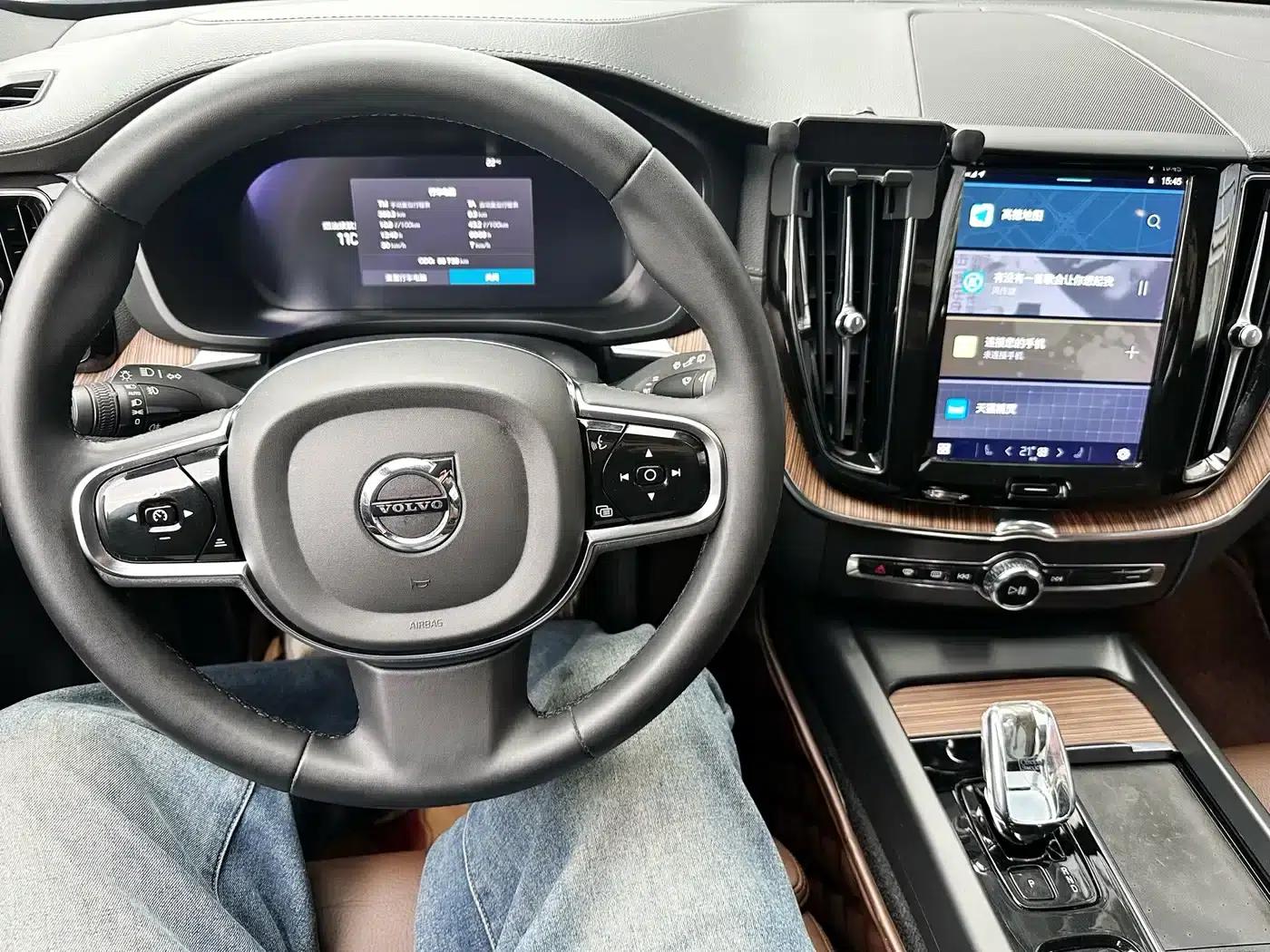 2023 Volvo XC60 B5 AWD Inscription Luxury Edition — миниатюра 13