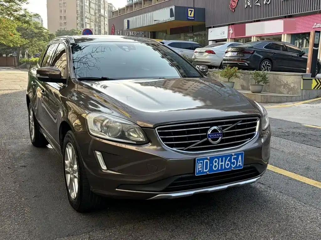 2015 Volvo XC60 T5 Smart Edition — миниатюра 3