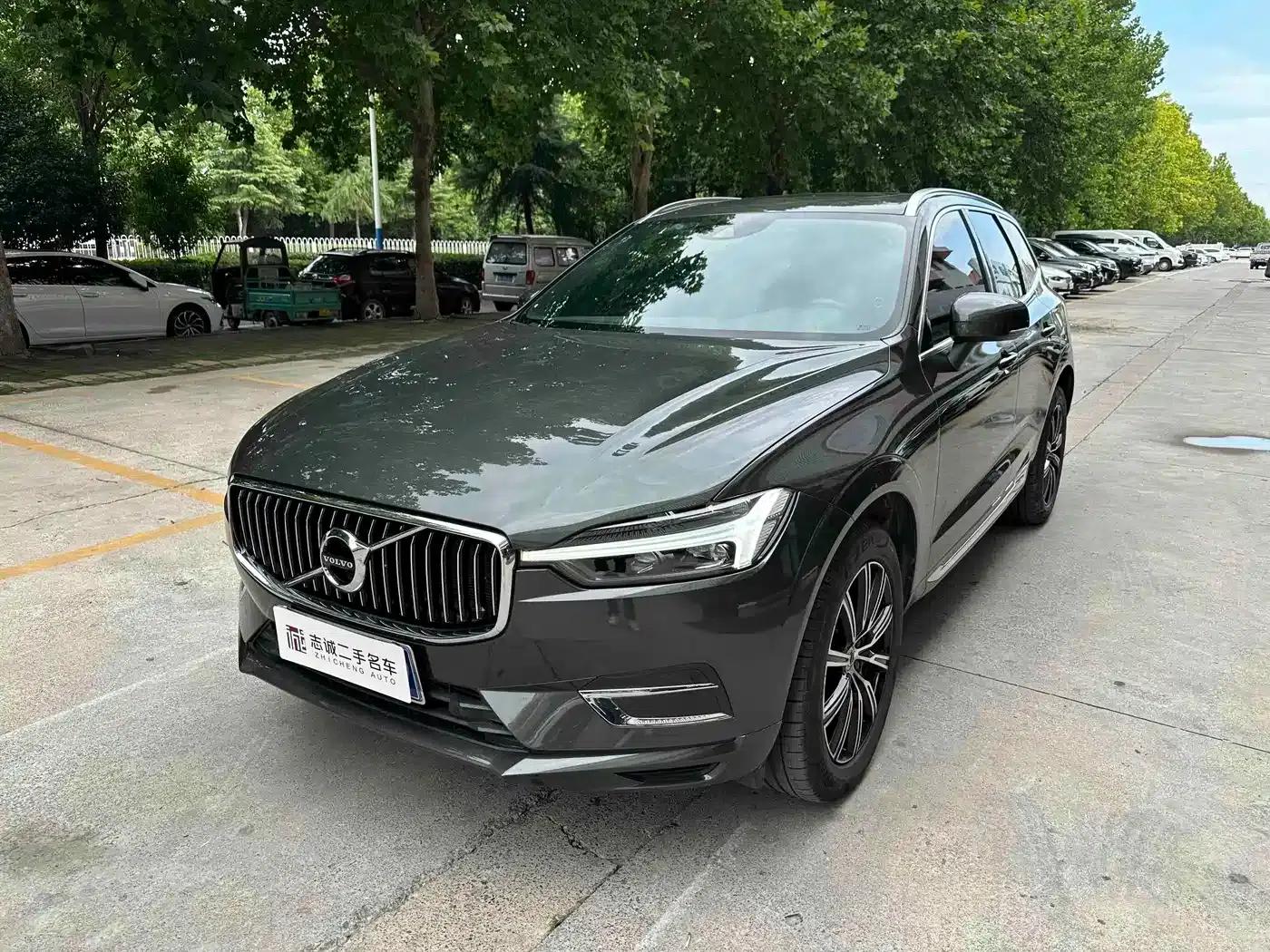 2021 Volvo XC60 T5 AWD Inscription Luxury Edition — миниатюра 1