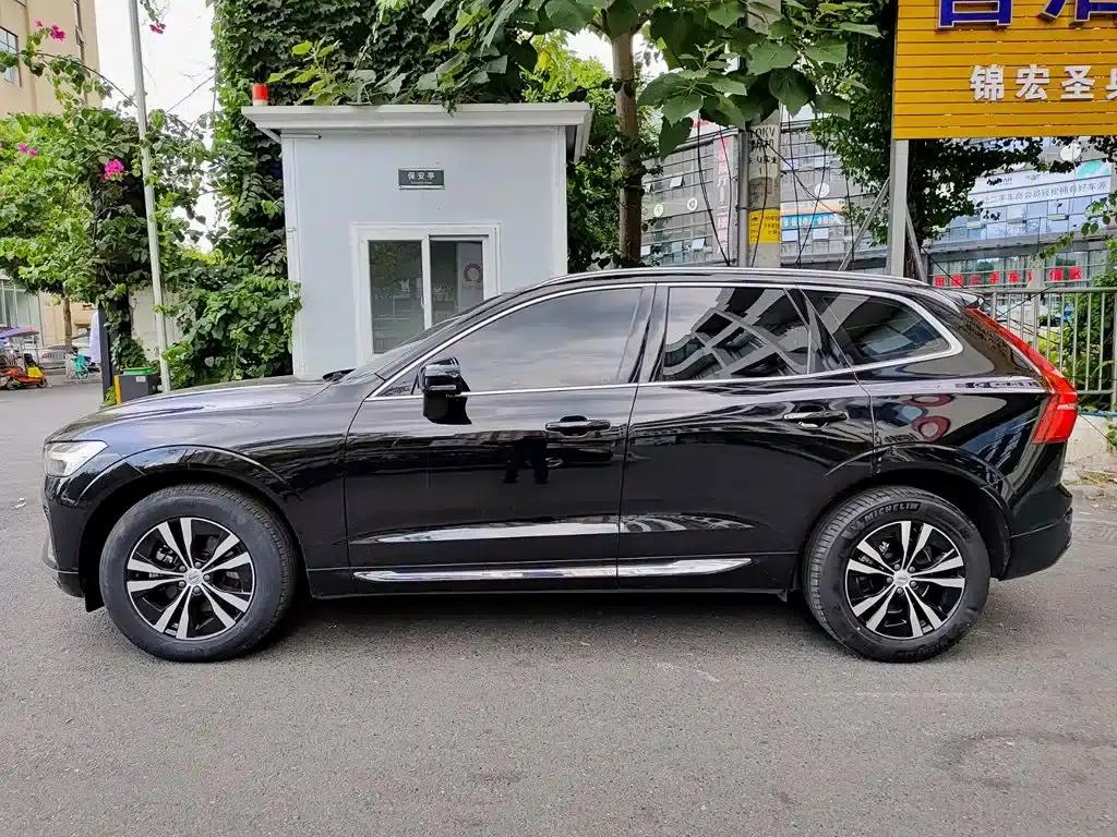 2022 Volvo XC60 B5 AWD Inscription Luxury Edition — миниатюра 3
