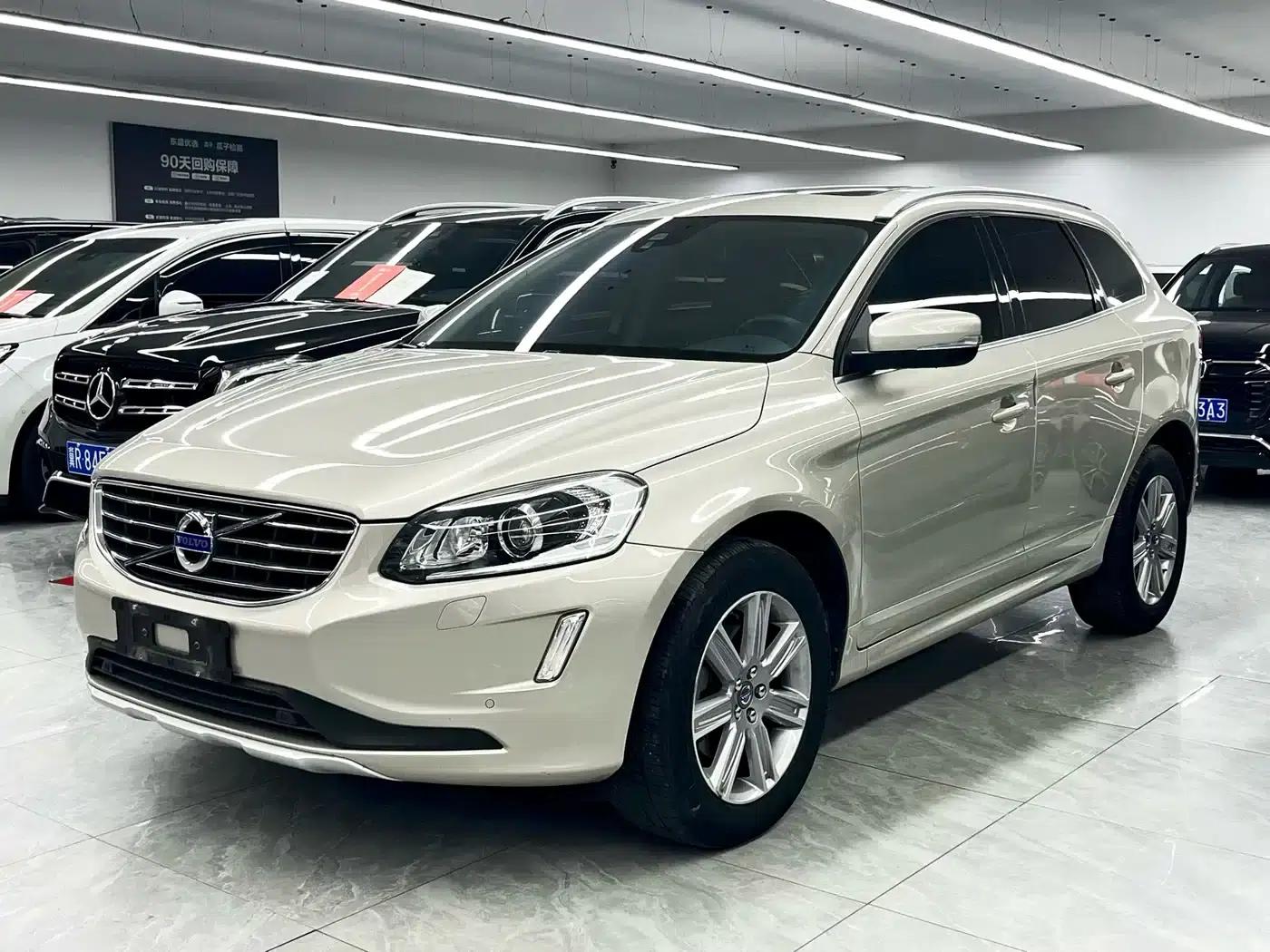 2017 Volvo XC60 T5 AWD Smart Upgrade Edition — миниатюра 1