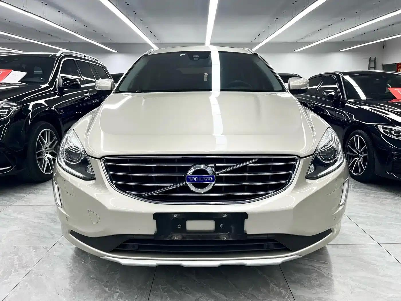 2017 Volvo XC60 T5 AWD Smart Upgrade Edition — миниатюра 2