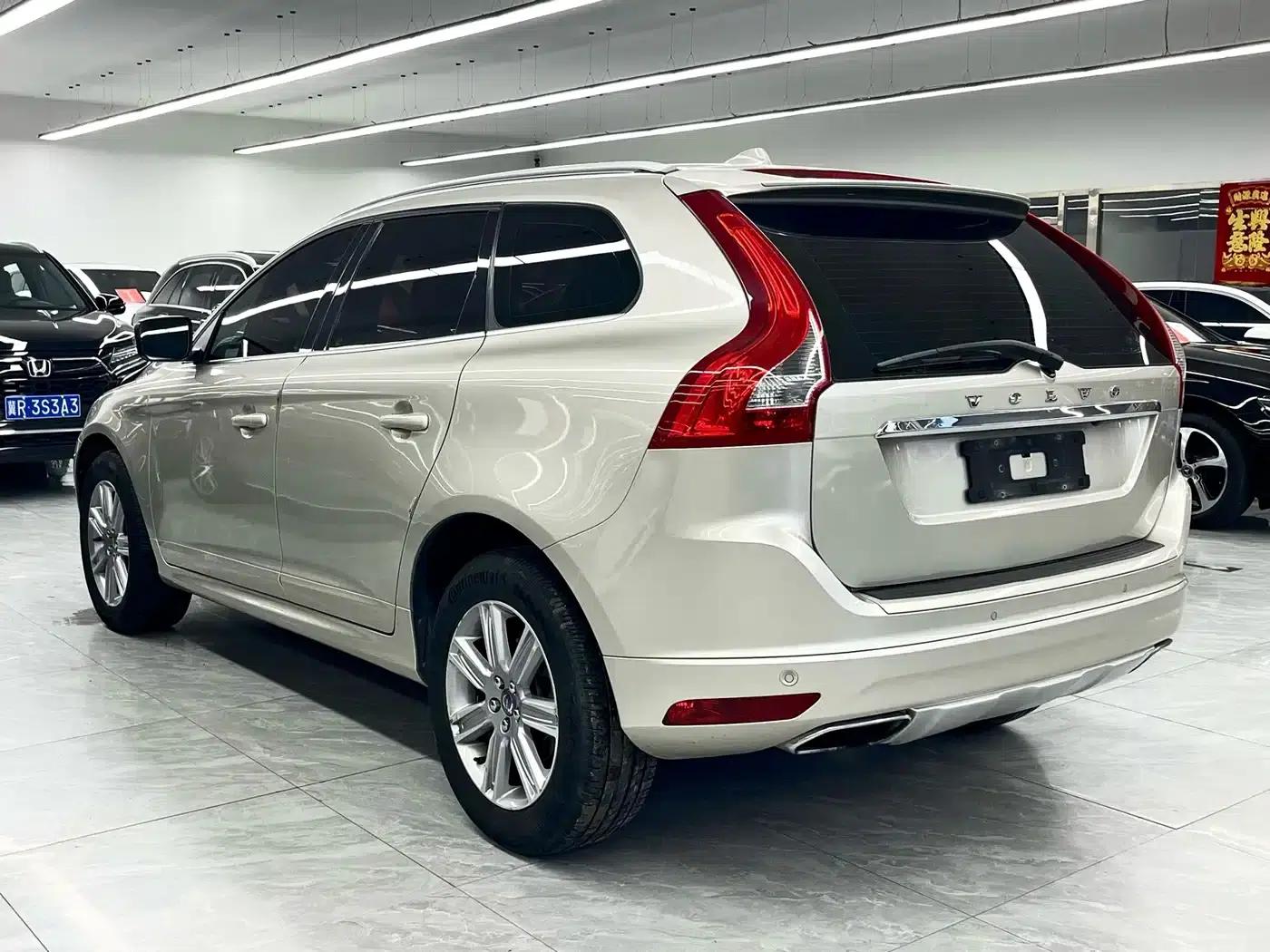 2017 Volvo XC60 T5 AWD Smart Upgrade Edition — миниатюра 6