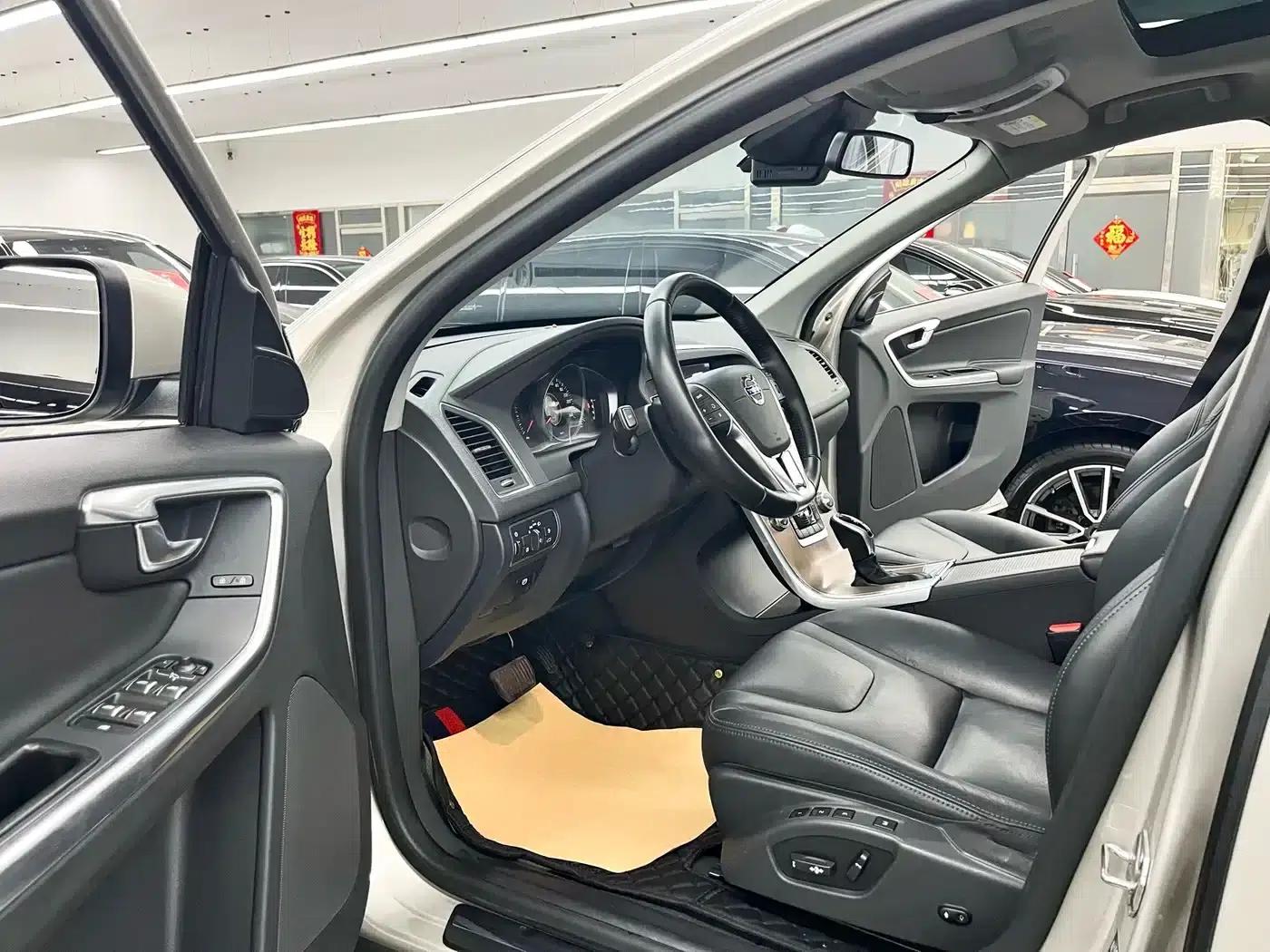 2017 Volvo XC60 T5 AWD Smart Upgrade Edition — миниатюра 7