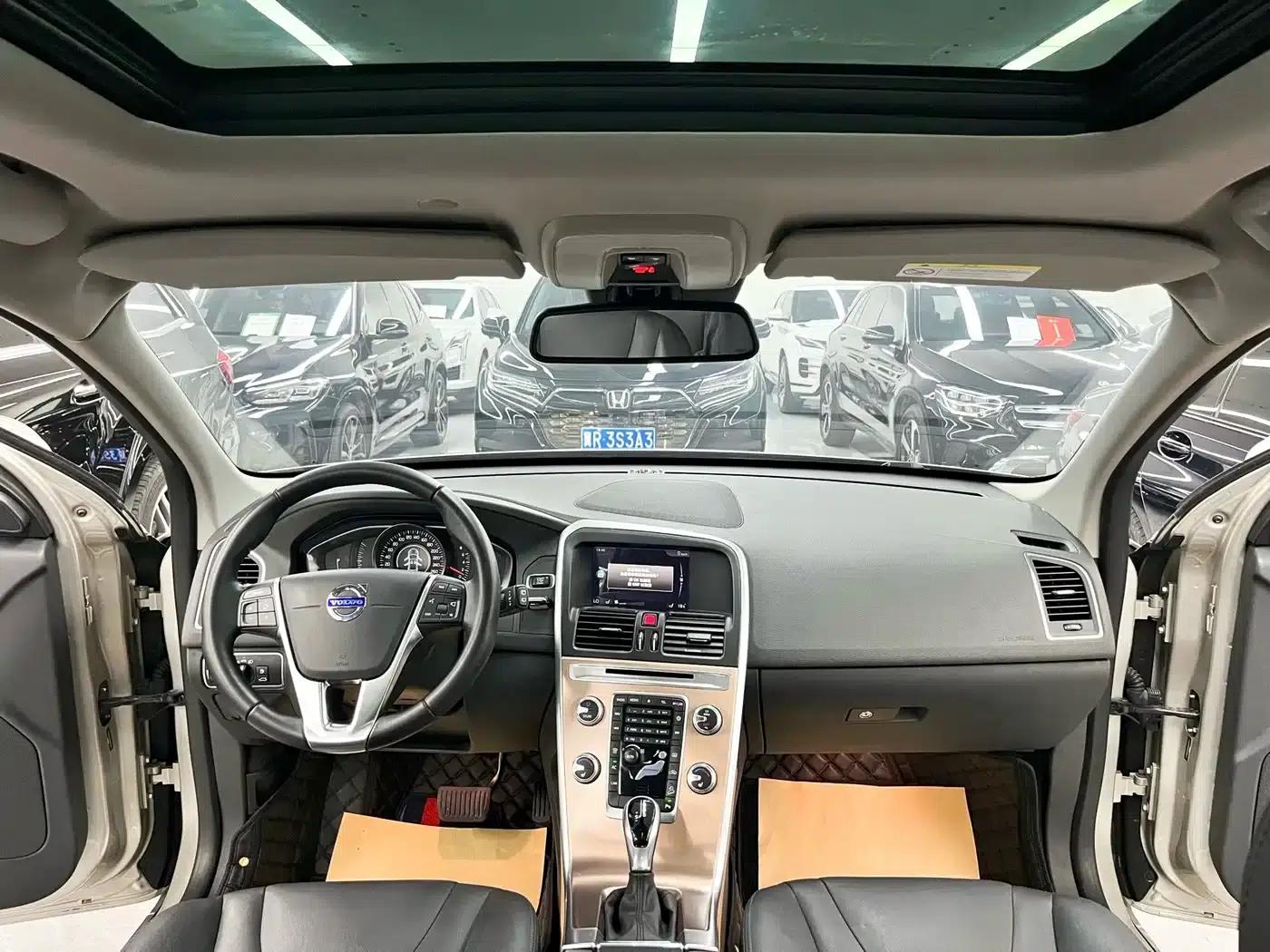 2017 Volvo XC60 T5 AWD Smart Upgrade Edition — миниатюра 9
