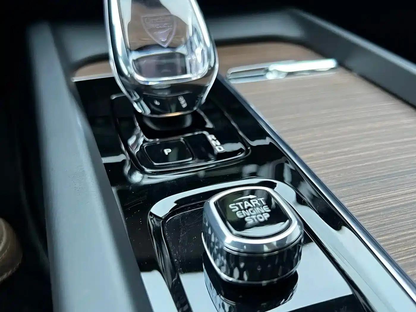 2025 Volvo XC60 B5 AWD Inscription Luxury Edition — миниатюра 20