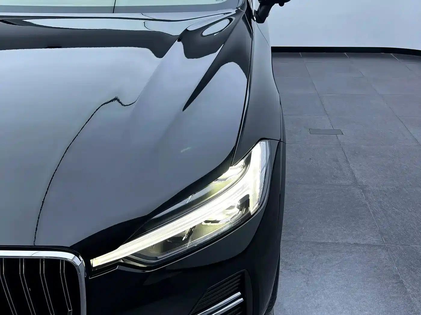 2025 Volvo XC60 B5 AWD Inscription Luxury Edition — миниатюра 9