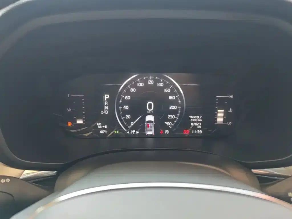 2020 Volvo XC60 T5 AWD Inscription Luxury Edition — миниатюра 8