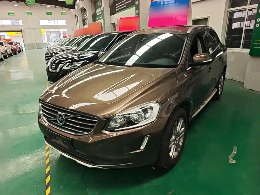 2015 Volvo XC60 T5 Smart Edition — миниатюра 1