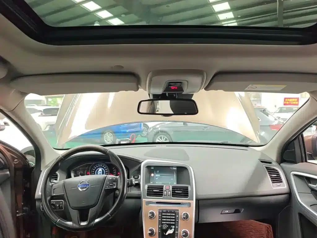 2015 Volvo XC60 T5 Smart Edition — миниатюра 18