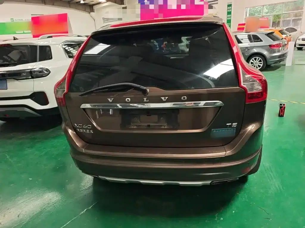 2015 Volvo XC60 T5 Smart Edition — миниатюра 6