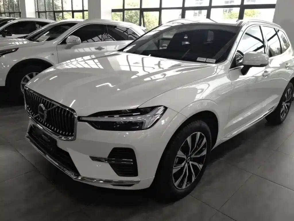 2025 Volvo XC60 B5 AWD Inscription Luxury Edition — миниатюра 1