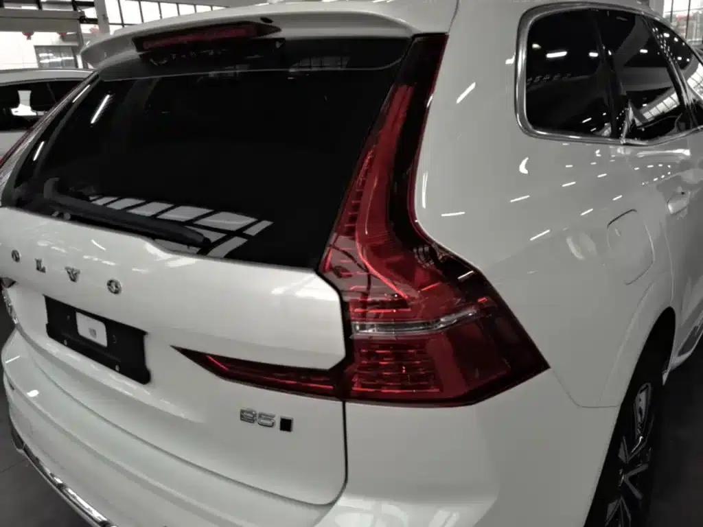 2025 Volvo XC60 B5 AWD Inscription Luxury Edition — миниатюра 8