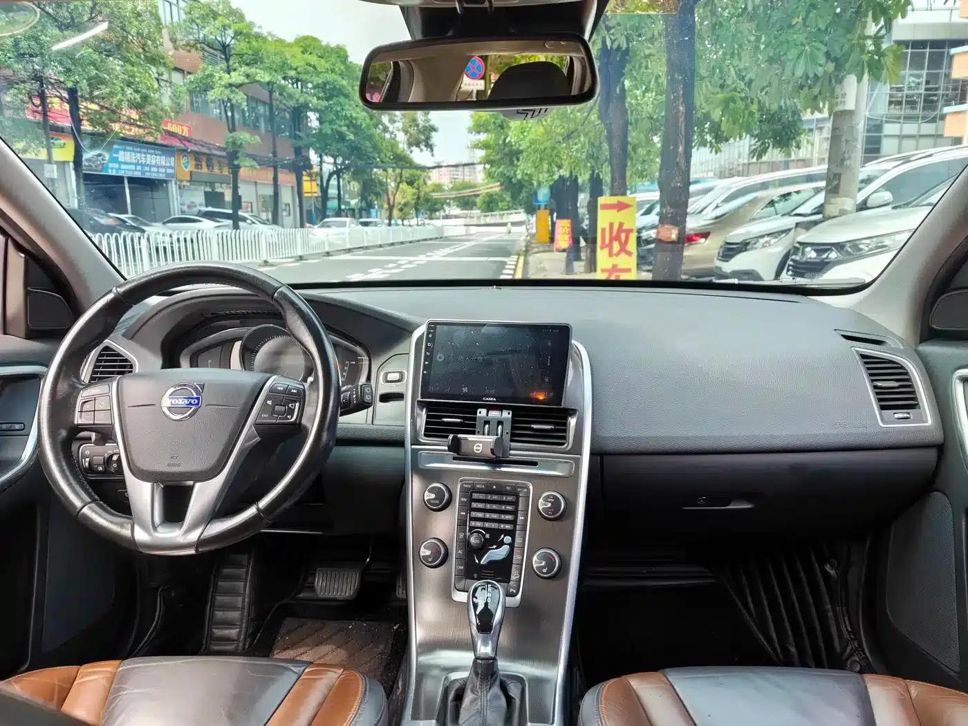 2014 Volvo XC60 Imported T6 Smart Edition — миниатюра 3