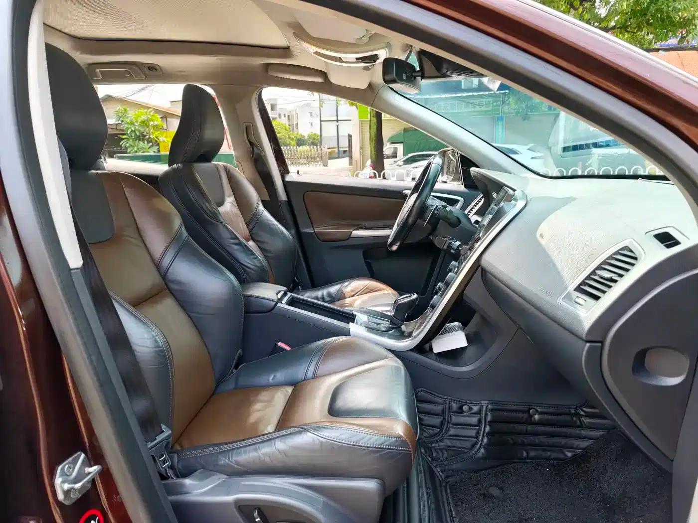 2014 Volvo XC60 Imported T6 Smart Edition — миниатюра 6
