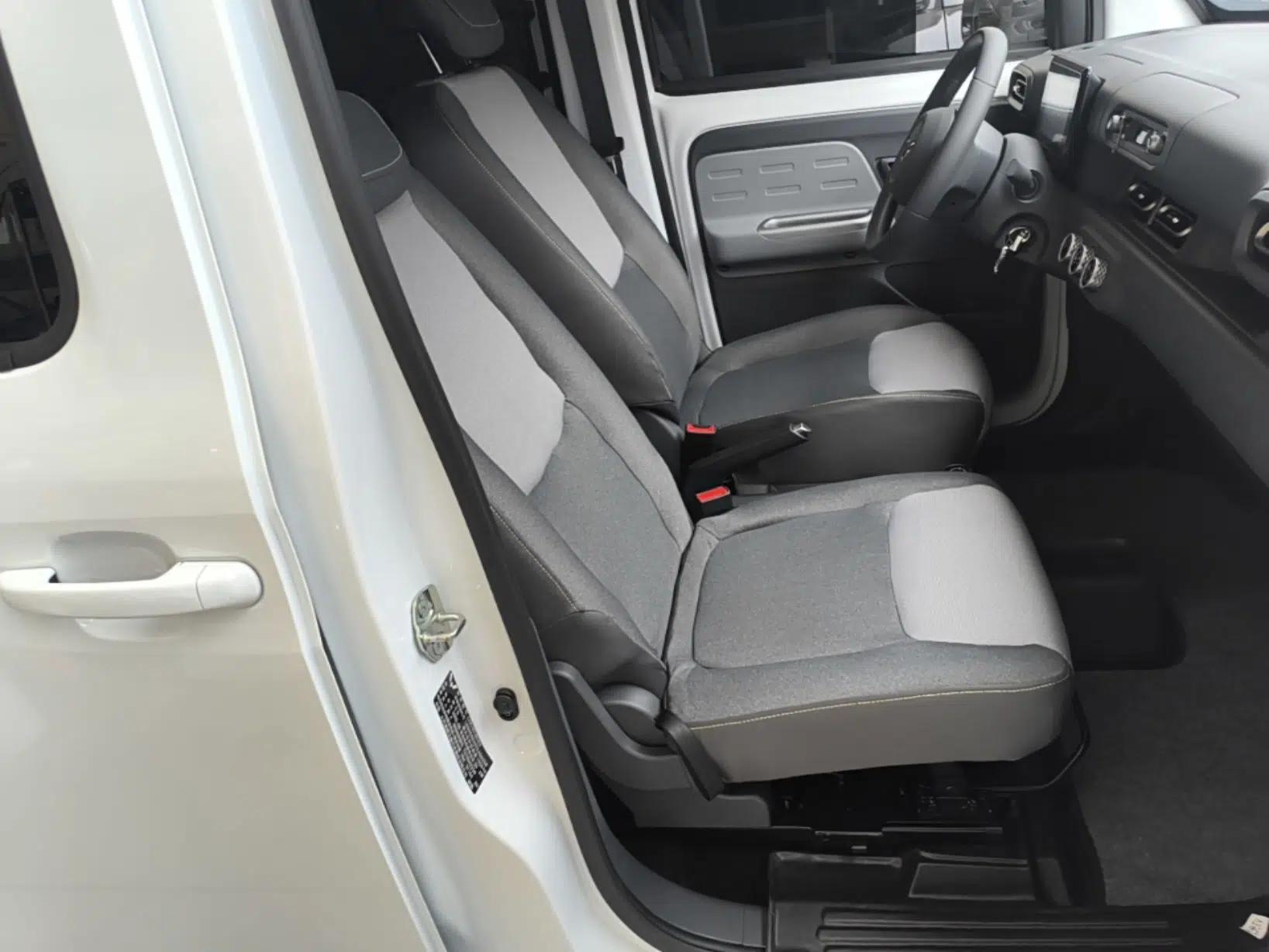 Wuling Zhiguang New Energy 2025 Model 305km Ambitious Edition — миниатюра 19