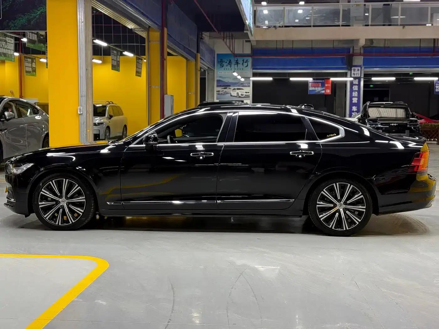 2022 Volvo S90 B5 Smart Luxury Edition — миниатюра 4
