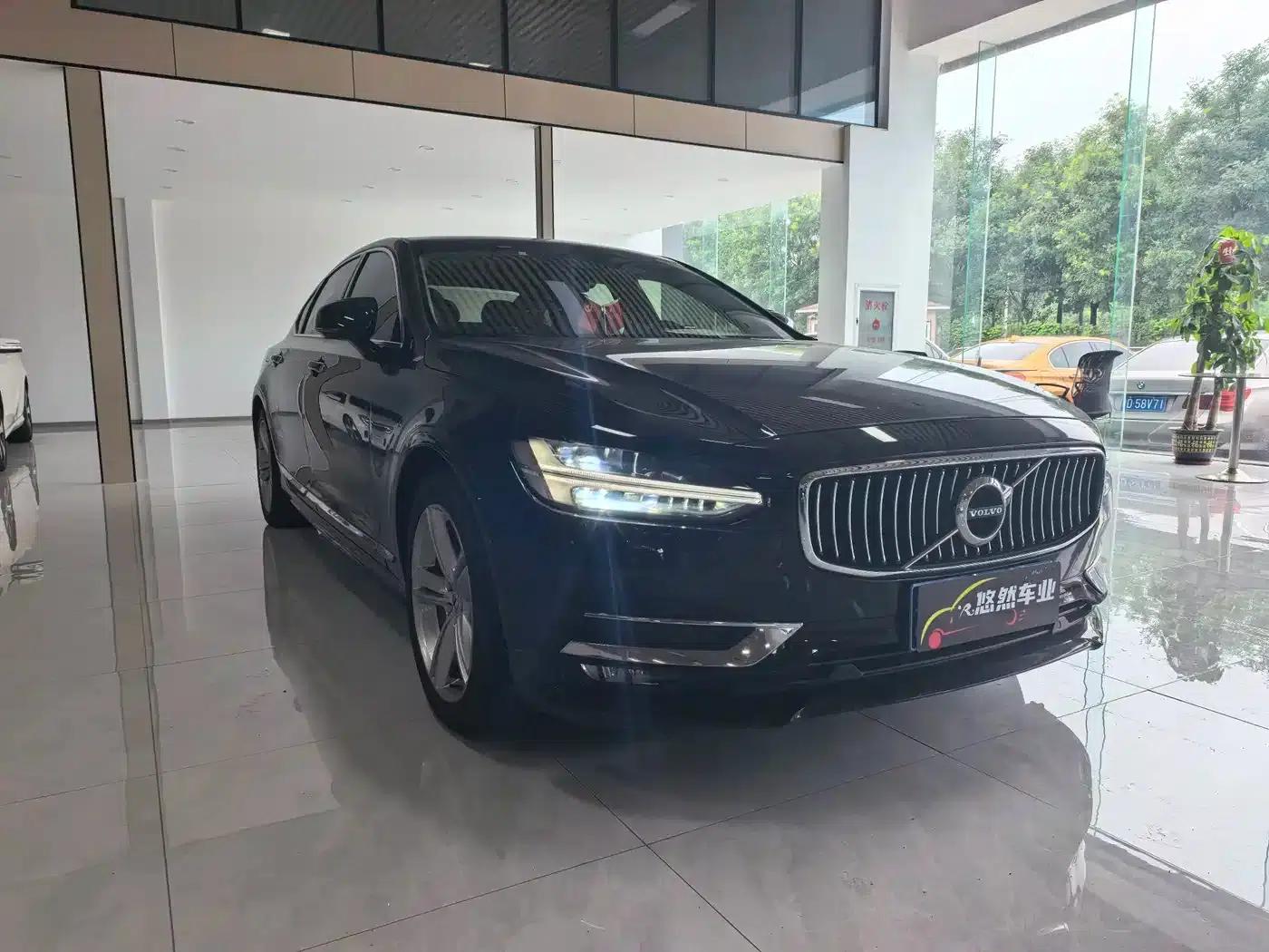 2020 Volvo S90 T5 Inscription Luxury Edition — миниатюра 3