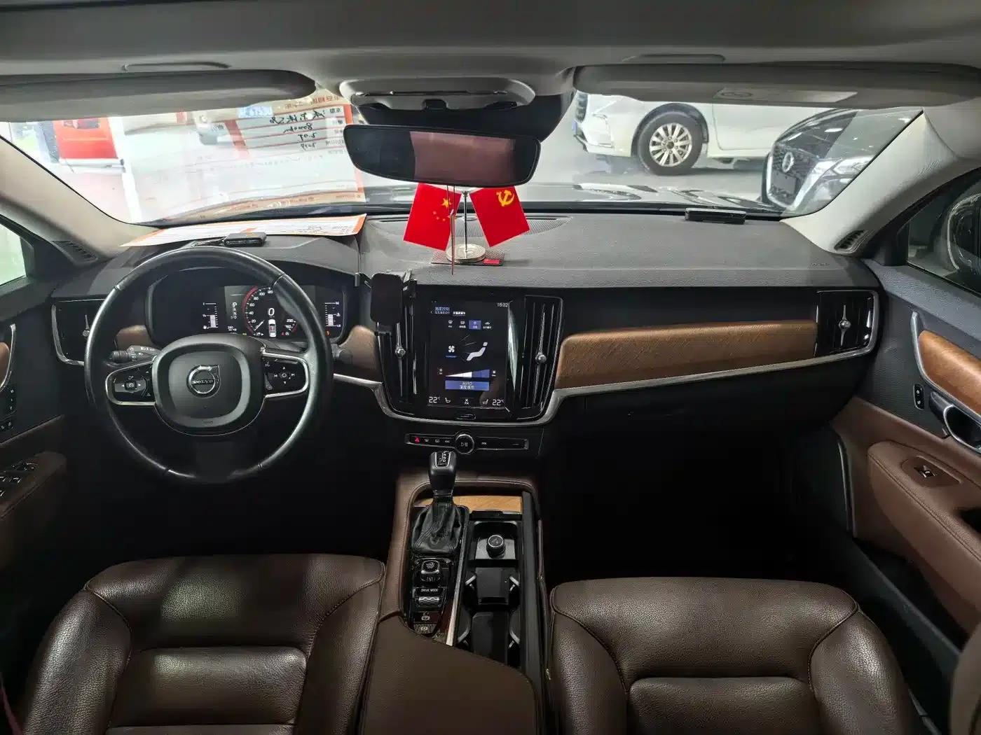2020 Volvo S90 T5 Inscription Luxury Edition — миниатюра 4