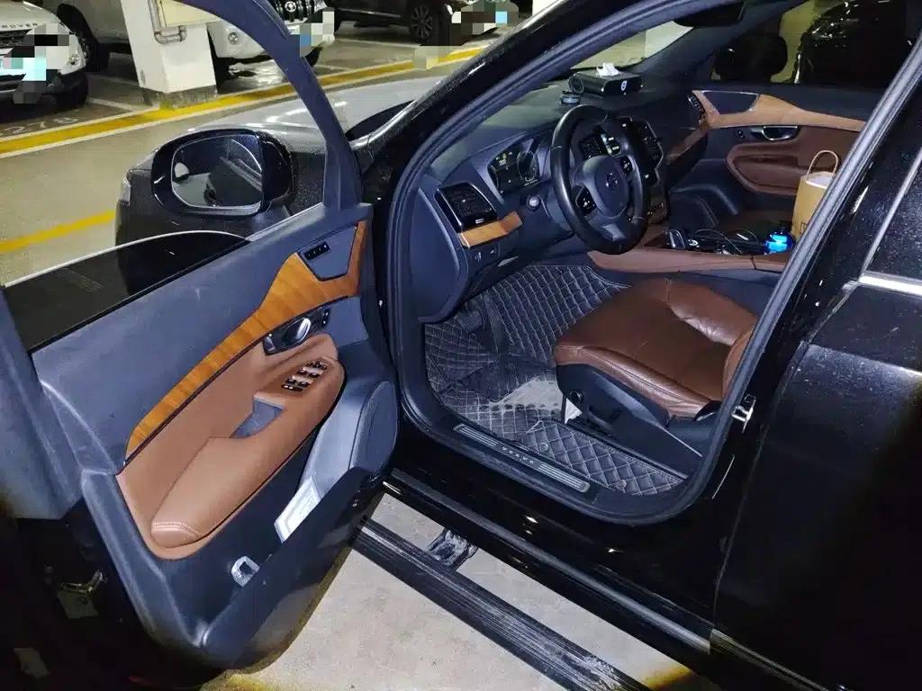 2021 Volvo XC90 B6 Inscription Luxury Edition 7-seater — миниатюра 13