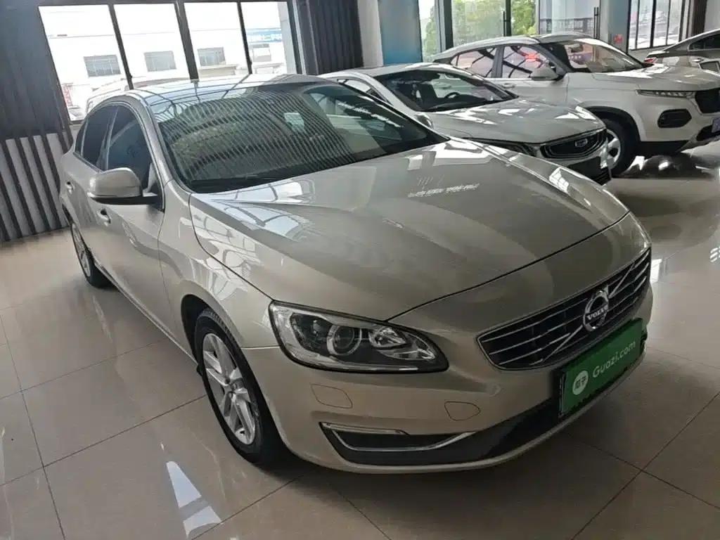 2018 Volvo S60 S60L T3 Smart Edition — миниатюра 4