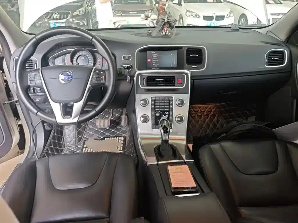2018 Volvo S60 S60L T3 Smart Edition — миниатюра 10