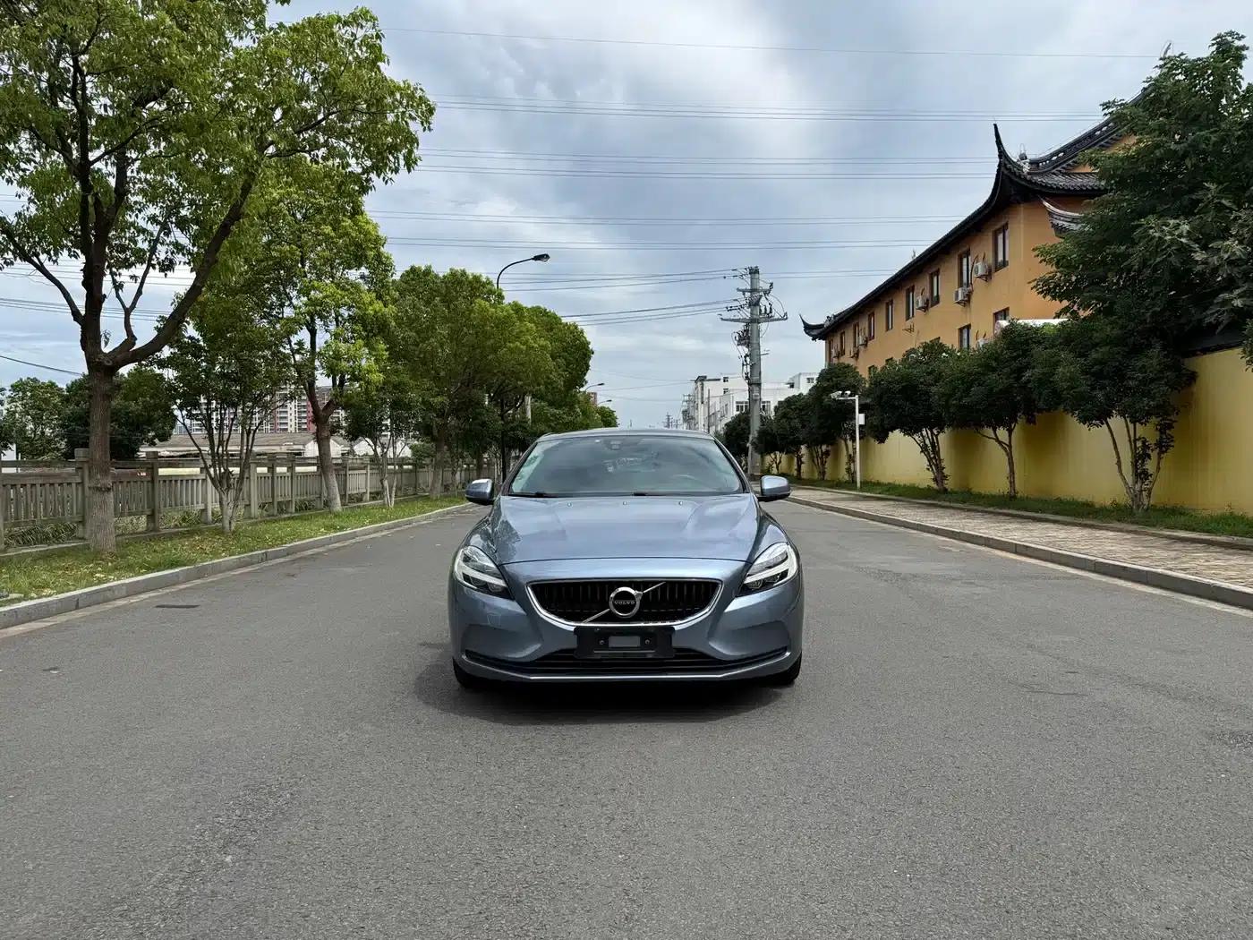 2017 Volvo V40 T3 Smart Edition — миниатюра 2