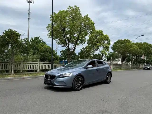 2017 Volvo V40 T3 Smart Edition