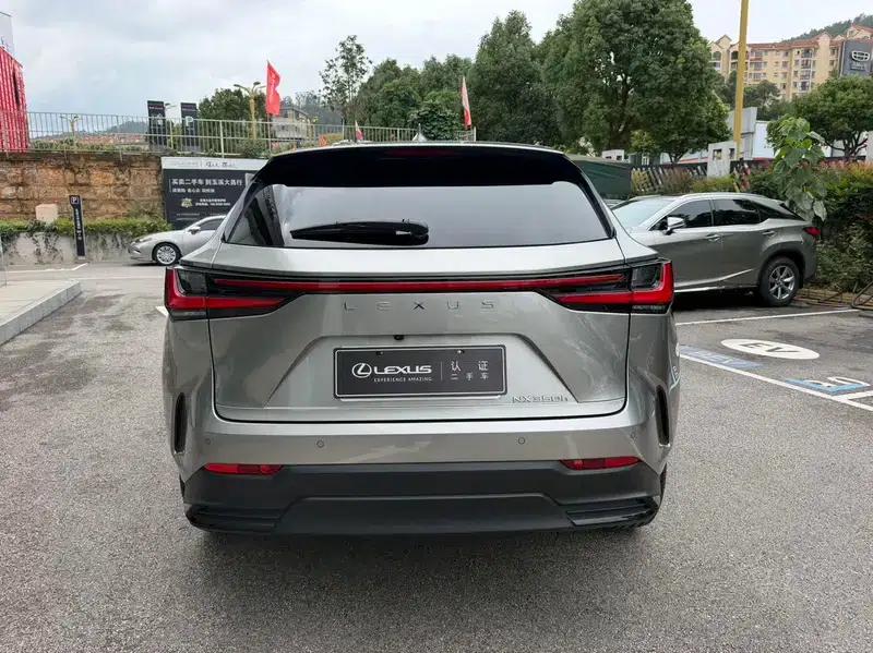 Lexus NX 2024 350h Front-Wheel Drive Skyactiv-X Edition — миниатюра 3