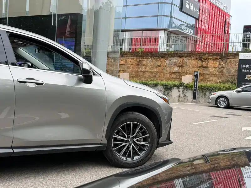 Lexus NX 2024 350h Front-Wheel Drive Skyactiv-X Edition — миниатюра 7