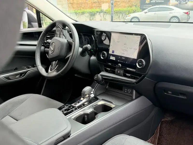 Lexus NX 2024 350h Front-Wheel Drive Skyactiv-X Edition — миниатюра 10