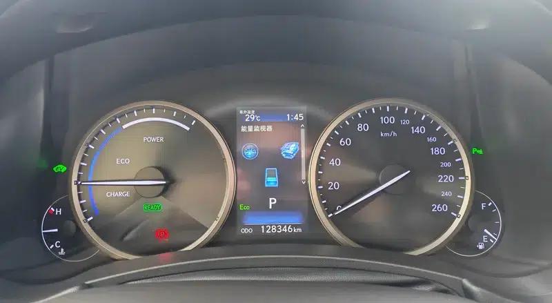 Lexus NX 2018 300h AWD Premium Edition (China V Emission Standard) — миниатюра 10