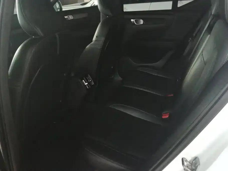 2021 Volvo XC40 T4 AWD Inscription Luxury Edition — миниатюра 11