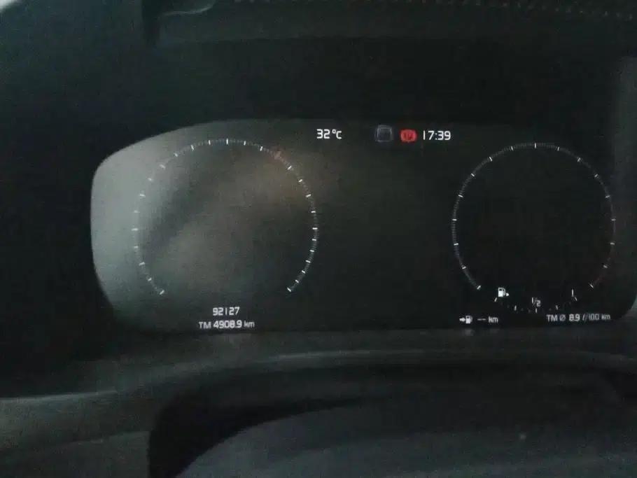 2021 Volvo XC40 T4 AWD Inscription Luxury Edition — миниатюра 13