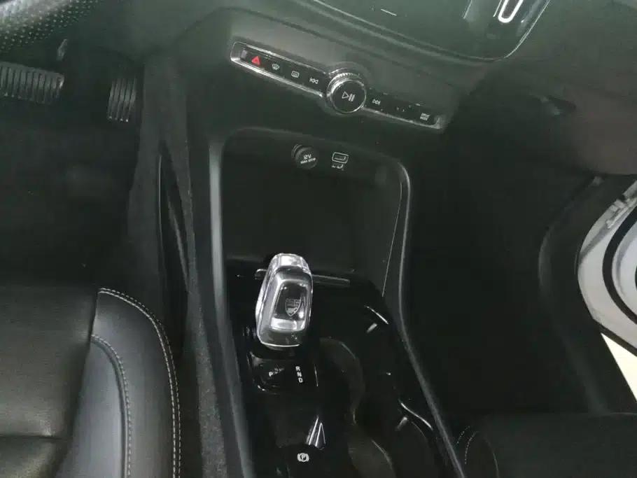 2021 Volvo XC40 T4 AWD Inscription Luxury Edition — миниатюра 16
