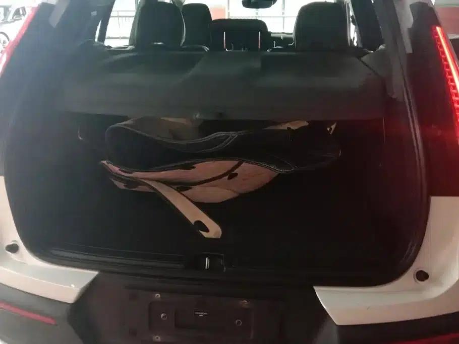 2021 Volvo XC40 T4 AWD Inscription Luxury Edition — миниатюра 4