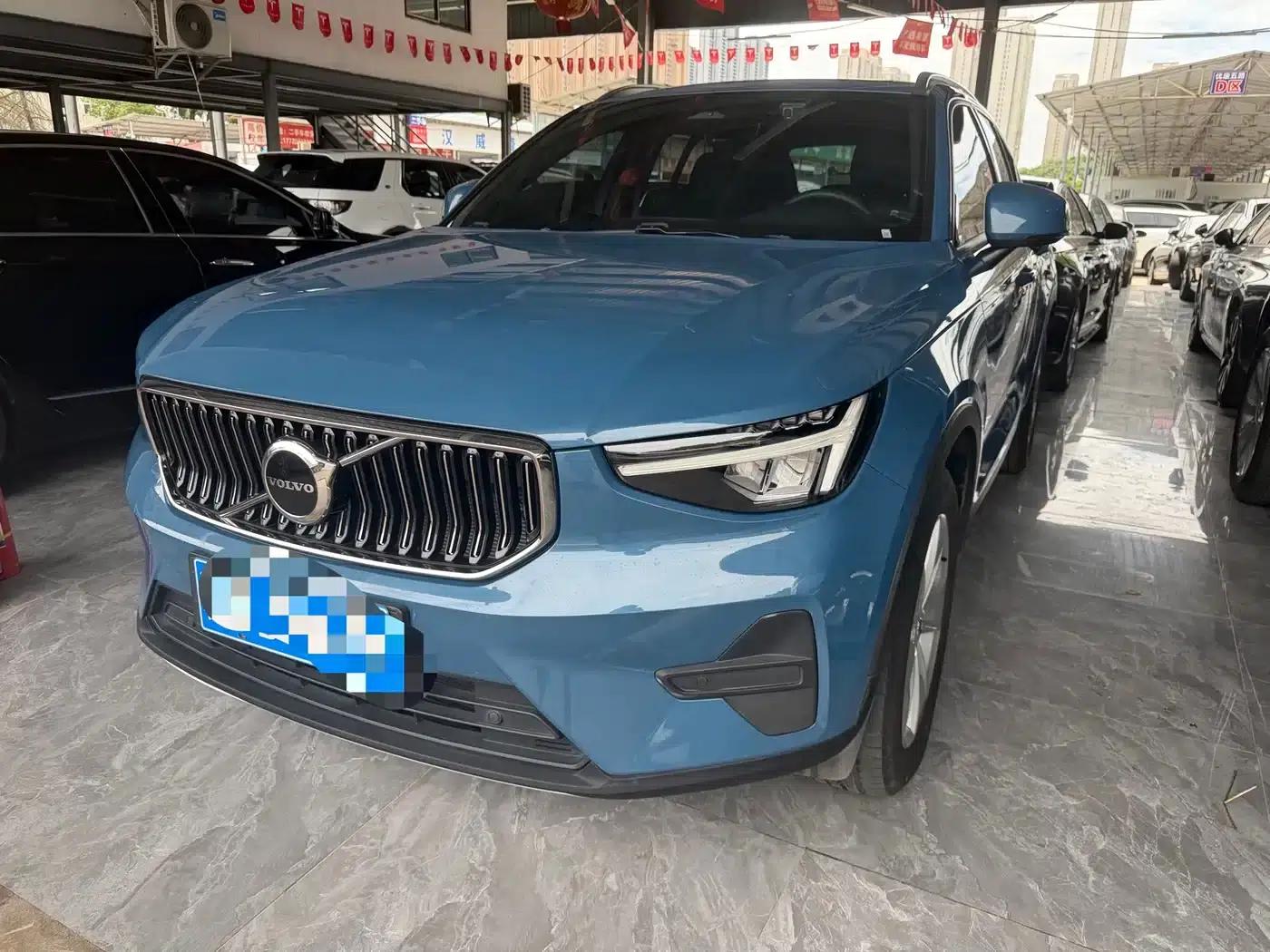 2023 Volvo XC40 B3 Smart Fashion Edition — миниатюра 1