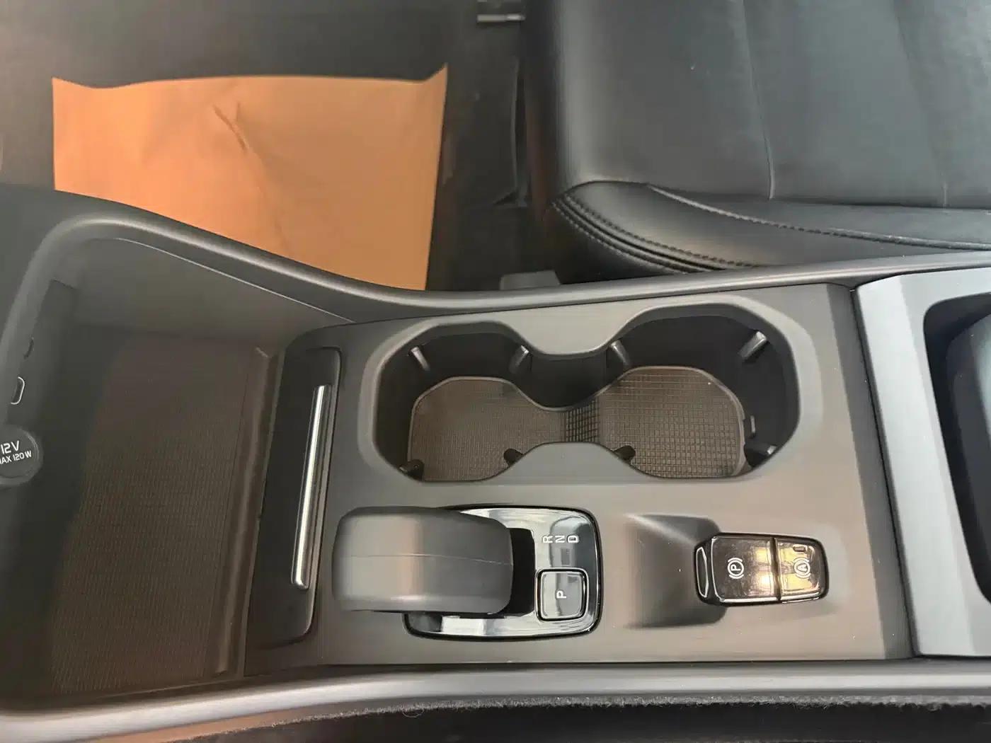 2023 Volvo XC40 B3 Smart Fashion Edition — миниатюра 11