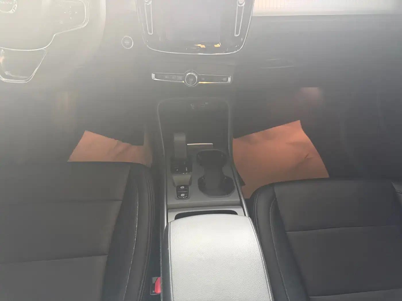 2023 Volvo XC40 B3 Smart Fashion Edition — миниатюра 6