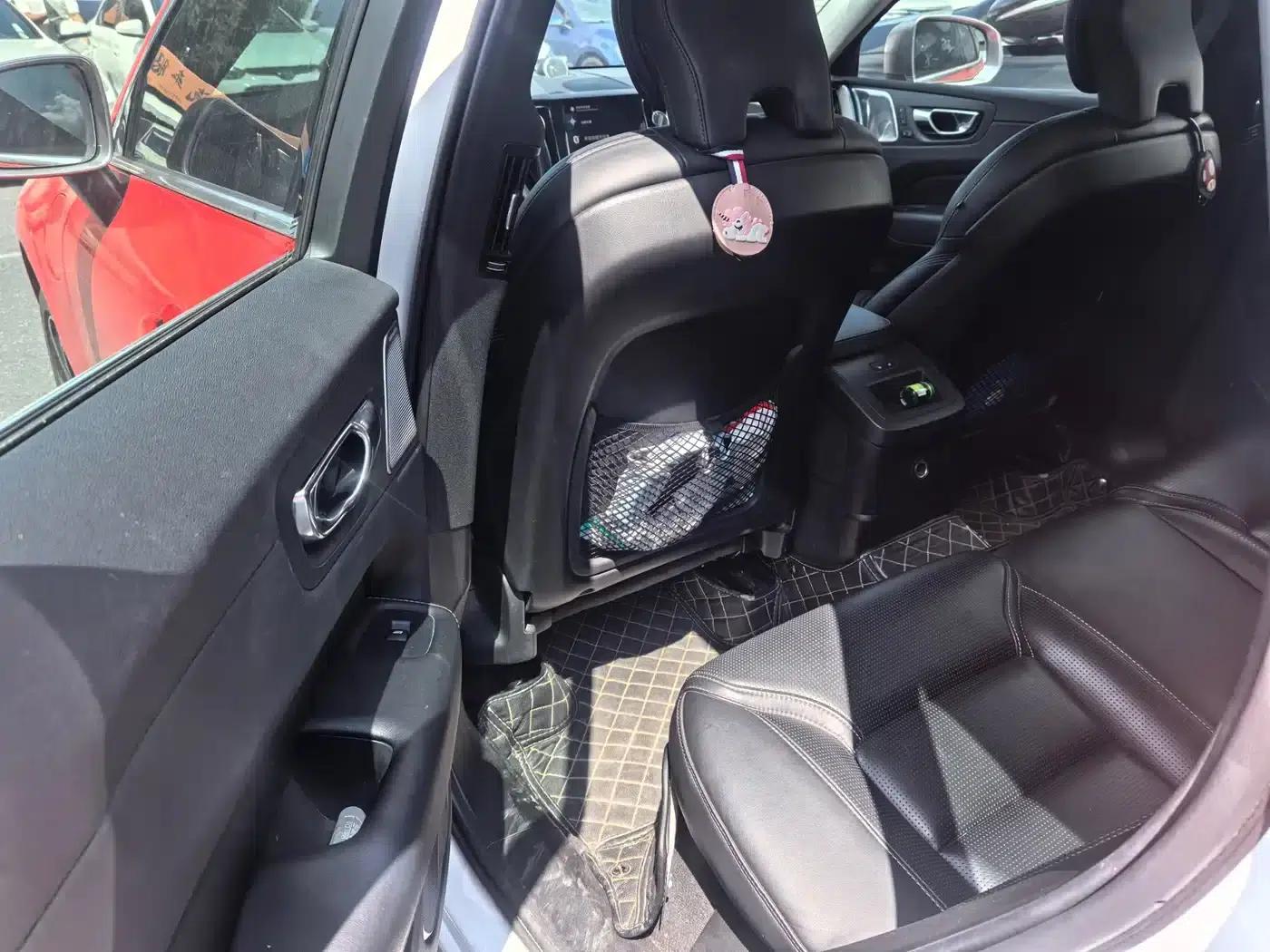 2019 Volvo XC60 Plug-in Hybrid T8 E-Drive Hybrid Premium Luxury Edition (China V Emission Standard) — миниатюра 4