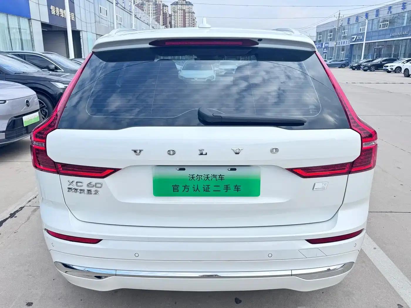 2024 Volvo XC60 Plug-in Hybrid T8 Plug-in Hybrid Long Range AWD Inscription Luxury Edition — миниатюра 5
