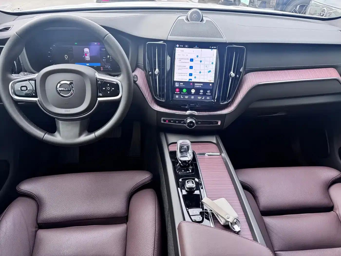 2024 Volvo XC60 Plug-in Hybrid T8 Plug-in Hybrid Long Range AWD Inscription Luxury Edition — миниатюра 6