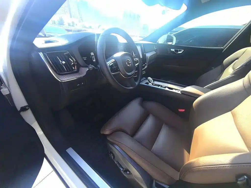 2023 Volvo XC60 Plug-in Hybrid T8 Plug-in Hybrid Long Range AWD Inscription Luxury Edition — миниатюра 12